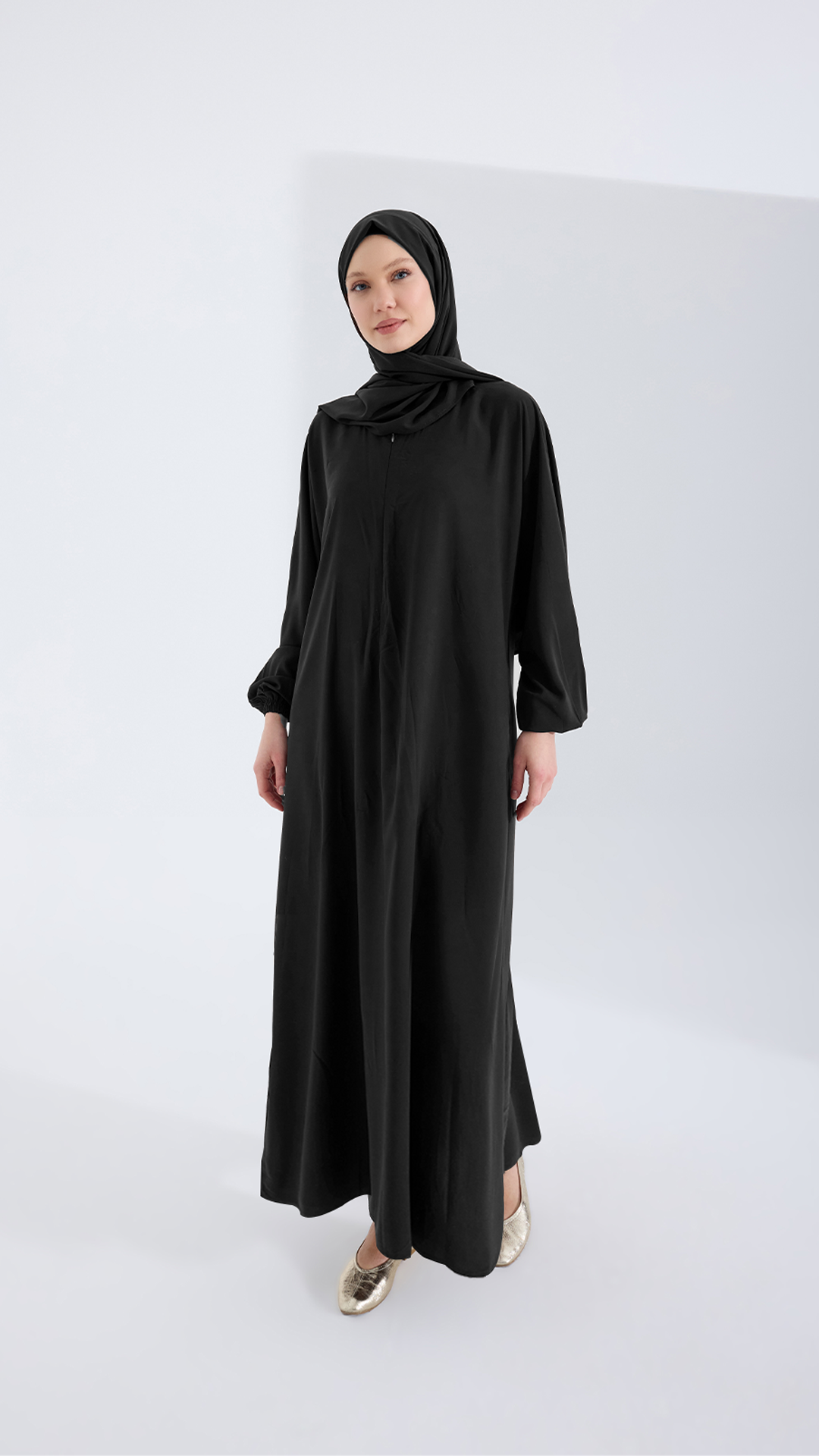 Medine ipeği sade SİYAH abaya