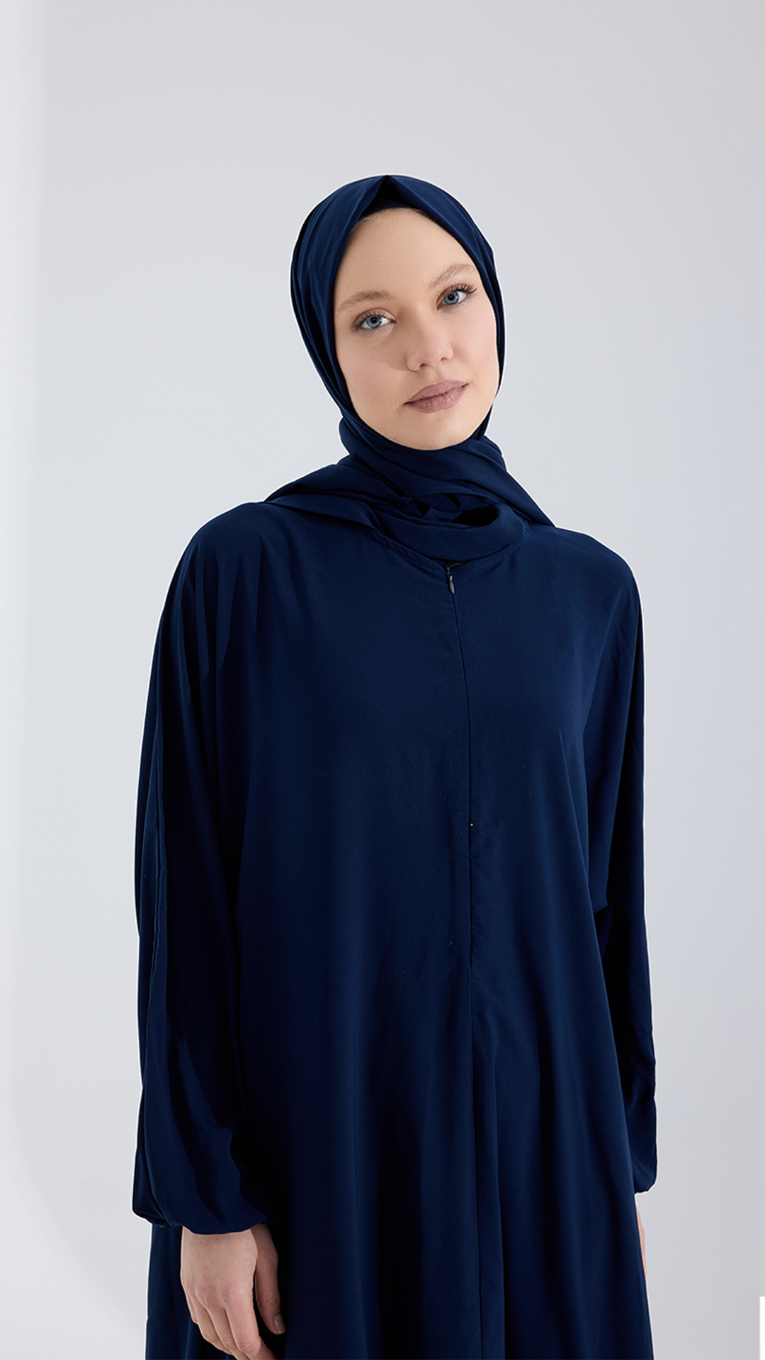 Medine ipeği sade LACİVERT abaya