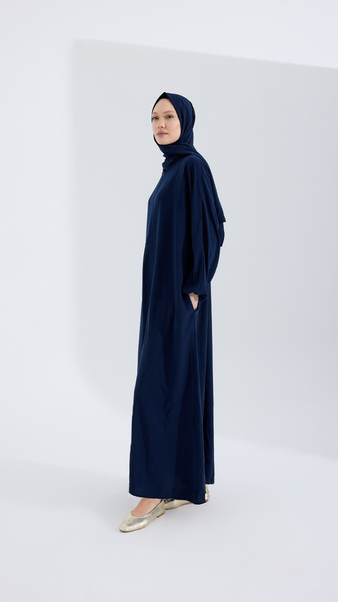 Medine ipeği sade LACİVERT abaya